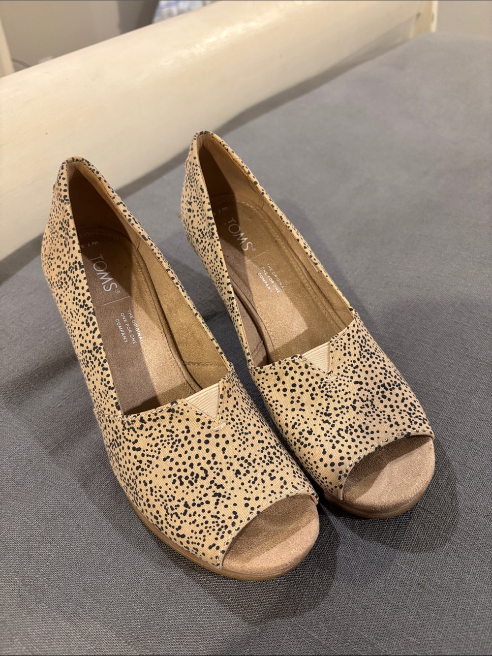Toms leopard wedges women’s 7